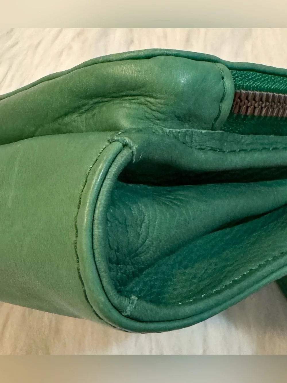 American Leather Co. Kansas Crossbody Calf Leather Vibrant Green EUC